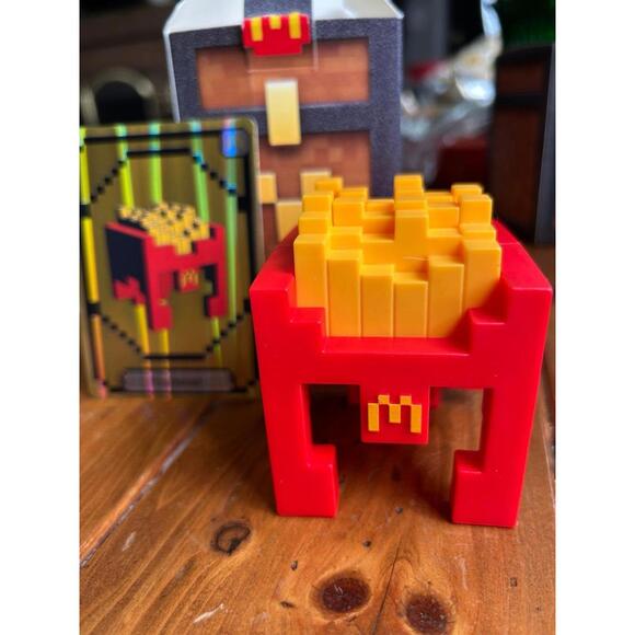 McDonald’s Minecraft Movie Toy 2025 Fry Helmet w/ Box & Holo Card - Picture 1 of 3
